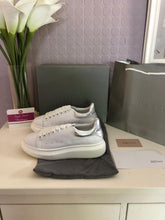 Load image into Gallery viewer, Oversized Sneaker Leather Ladies