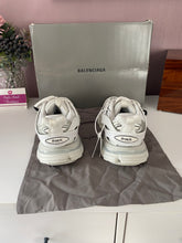 Load image into Gallery viewer, Track Sneaker Ladies