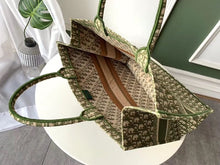 Load image into Gallery viewer, Book Tote Oblique