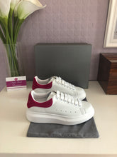 Load image into Gallery viewer, Oversized Sneaker Suede Ladies