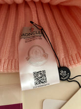 Load image into Gallery viewer, Fur Pom Hat