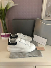 Load image into Gallery viewer, Oversized Sneaker Leather Ladies