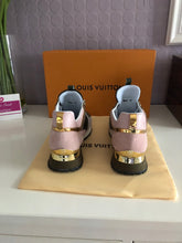 Load image into Gallery viewer, Runaway Sneaker