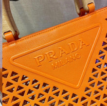 Load image into Gallery viewer, Cut Out Shopper