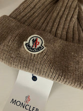 Load image into Gallery viewer, Fur Pom Hat