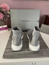 Load image into Gallery viewer, Speed Sneaker