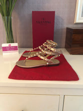 Load image into Gallery viewer, Rockstud Thong Sandals