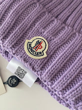 Load image into Gallery viewer, Fur Pom Hat