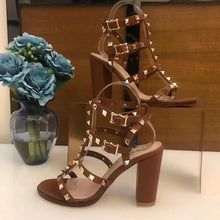 Load image into Gallery viewer, Rockstud Block Heel Sandals
