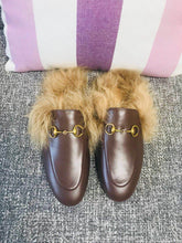 Load image into Gallery viewer, Princetown Fur Slippers
