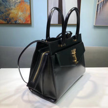 Load image into Gallery viewer, Uptown Medium Tote
