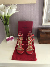 Load image into Gallery viewer, Rockstud Block Heel Sandals