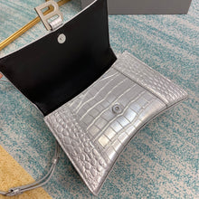 Load image into Gallery viewer, Hourglass XS Embossed