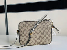 Load image into Gallery viewer, Horsebit Small Shoulder Bag