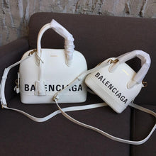 Load image into Gallery viewer, Ville