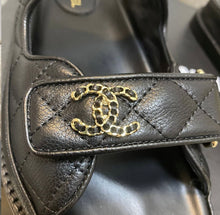Load image into Gallery viewer, CC Chain Dad Sandals