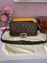 Load image into Gallery viewer, Baguette