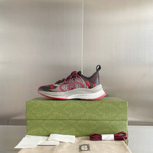 Load image into Gallery viewer, Run Sneaker
