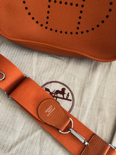 Load image into Gallery viewer, Evelyne