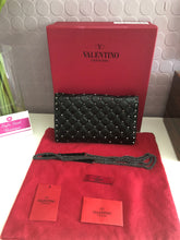 Load image into Gallery viewer, Spike Chain Clutch