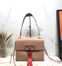 Load image into Gallery viewer, V Ring Shoulder Bag