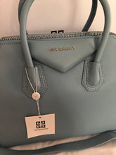 Load image into Gallery viewer, Antigona Grained Leather