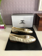 Load image into Gallery viewer, CC Quilted Pumps