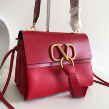 Load image into Gallery viewer, V Ring Shoulder Bag