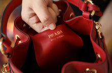 Load image into Gallery viewer, Leather Bucket Bag