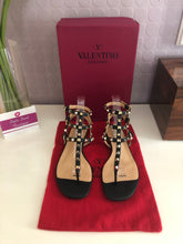 Load image into Gallery viewer, Rockstud Thong Sandals