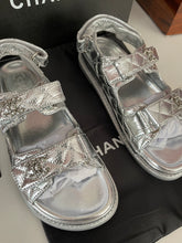 Load image into Gallery viewer, CC Chain Dad Sandals