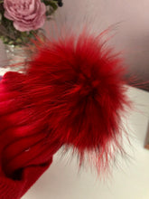 Load image into Gallery viewer, Fur Pom Hat