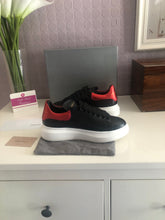 Load image into Gallery viewer, Oversized Sneaker Leather Ladies