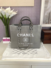 Load image into Gallery viewer, Deauville Tote