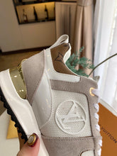 Load image into Gallery viewer, Runaway Sneaker