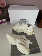 Load image into Gallery viewer, Triple S Logo