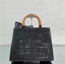 Load image into Gallery viewer, Cut Out Shopper