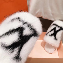 Load image into Gallery viewer, Homey Fur Slippers