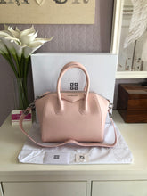 Load image into Gallery viewer, Antigona Grained Leather