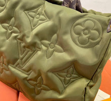 Load image into Gallery viewer, Onthego Tote