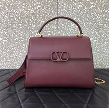 Load image into Gallery viewer, V Sling Handbag