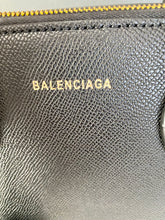 Load image into Gallery viewer, Ville