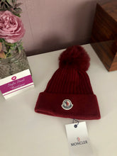 Load image into Gallery viewer, Fur Pom Hat