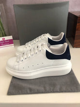 Load image into Gallery viewer, Oversized Sneaker Suede Ladies