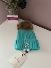 Load image into Gallery viewer, Fur Pom Hat