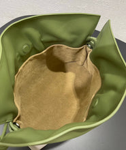 Load image into Gallery viewer, Flamenco Bag
