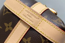 Load image into Gallery viewer, Cruiser Toiletry Bag
