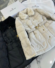 Load image into Gallery viewer, Cygnes Jacket
