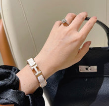Load image into Gallery viewer, Clic Bracelet
