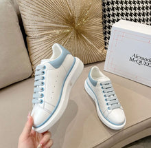 Load image into Gallery viewer, Oversized Sneaker

